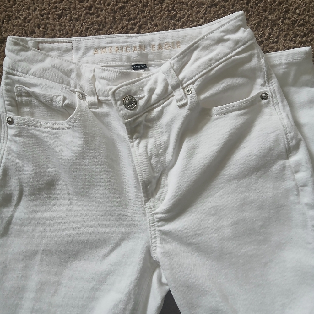 American Eagle Outfitters Women's White High-Rise Jeans